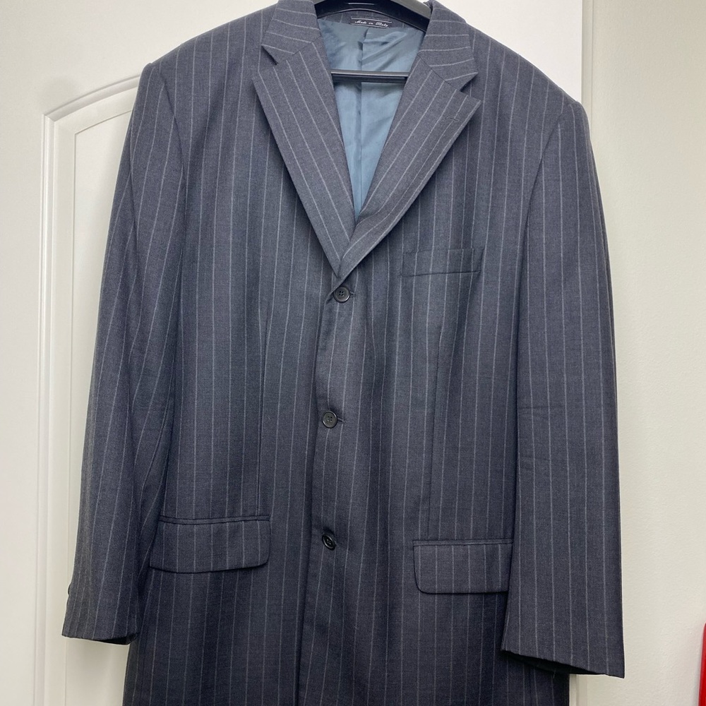 Grey Pin Strip 3 Button Blazer 🤍